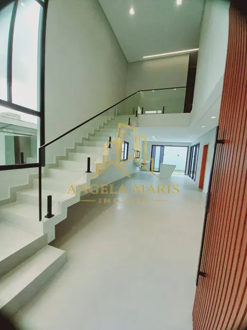 Foto 2 de Casa de Condomínio com 3 quartos à venda, 200m2 em Cacapava - SP