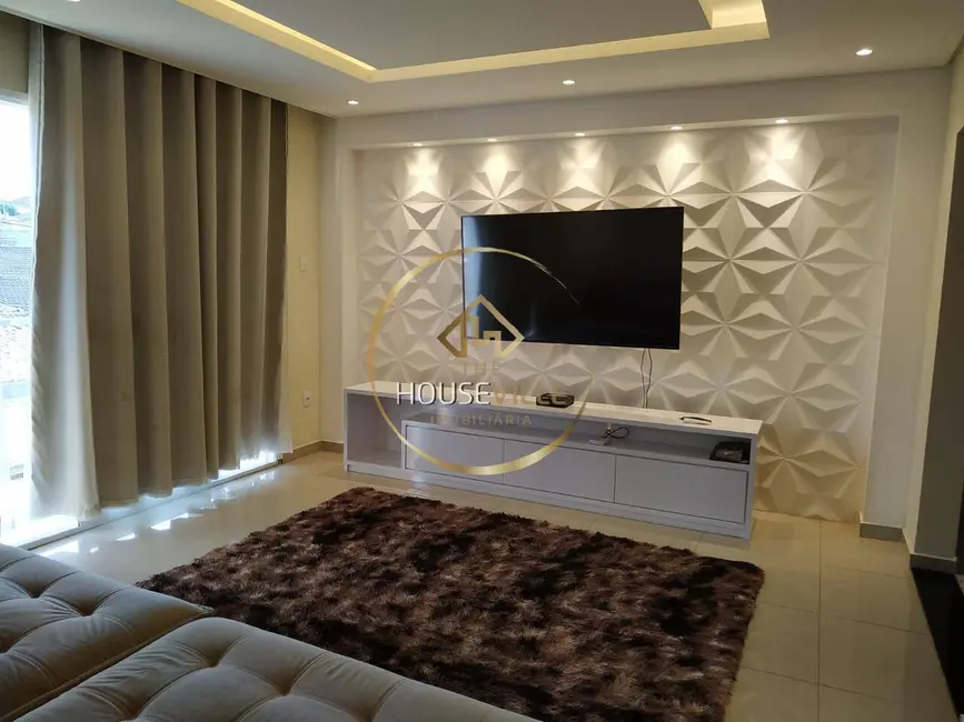 Casa com 2 quartos à venda, 98m2 em Sao Jose Dos Campos - SP - imagem 2 Foto 2 de Casa com 2 quartos à venda, 98m2 em Sao Jose Dos Campos - SP