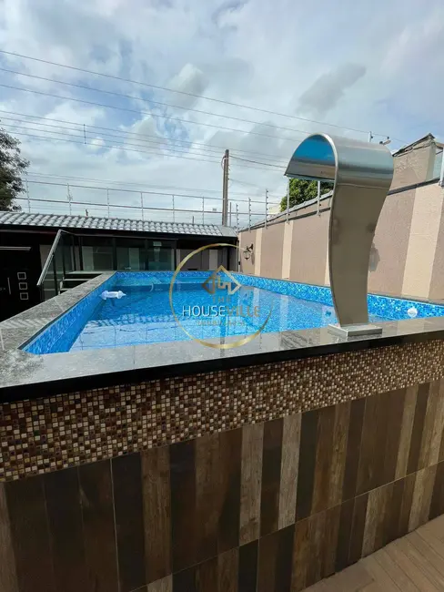 Foto 3 de Casa com 4 quartos à venda, 215m2 em Jardim Flórida, Jacarei - SP