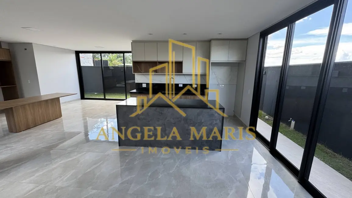 Casa de Condomínio com 3 quartos à venda, 280m2 em Sao Jose Dos Campos - SP - imagem 6 Foto 6 de Casa de Condomínio com 3 quartos à venda, 280m2 em Sao Jose Dos Campos - SP