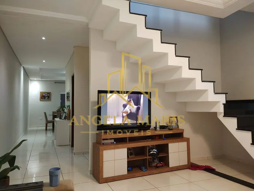 Foto 3 de Casa com 3 quartos à venda, 275m2 em Sao Jose Dos Campos - SP