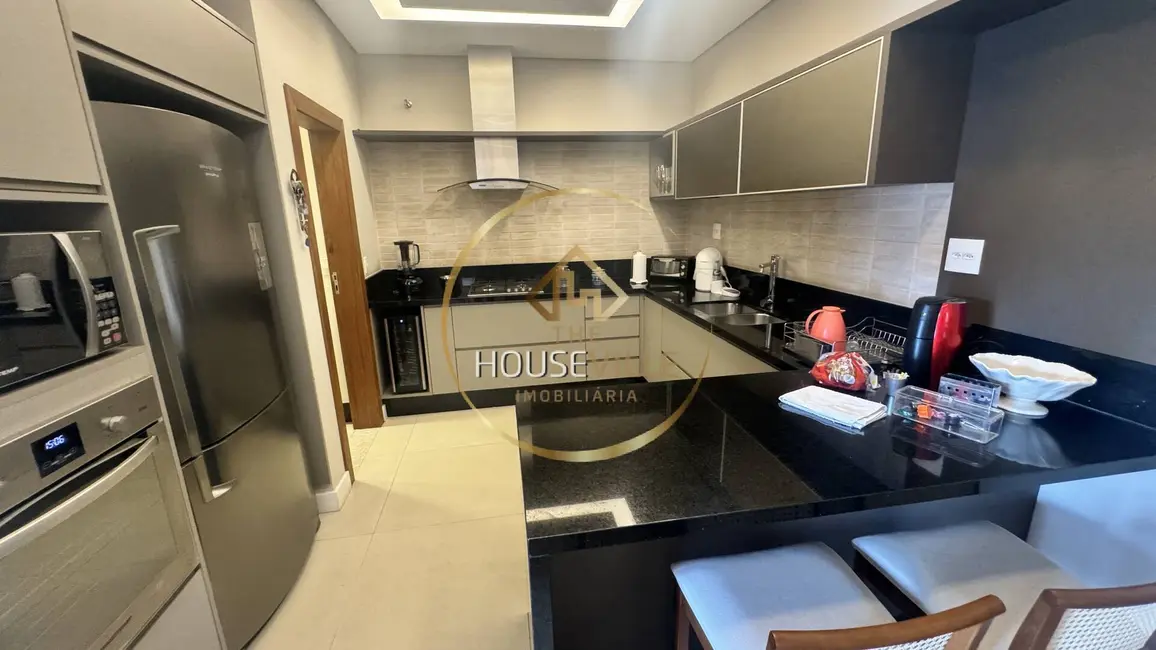 Foto 6 de Casa de Condomínio com 2 quartos à venda, 380m2 em Sao Jose Dos Campos - SP