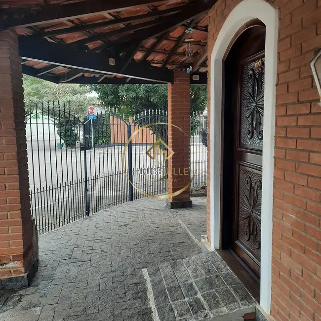 Casa com 3 quartos à venda, 255m2 em Sao Jose Dos Campos - SP - imagem 3 Foto 3 de Casa com 3 quartos à venda, 255m2 em Sao Jose Dos Campos - SP