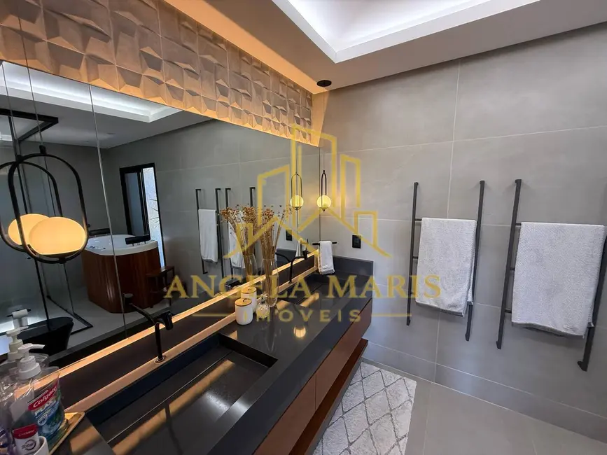 Foto 4 de Casa de Condomínio com 3 quartos à venda, 312m2 em Condomínio Residencial Ecopark Bourbon, Cacapava - SP