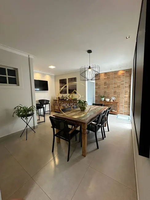 Foto 2 de Casa de Condomínio com 3 quartos à venda, 150m2 em Sao Jose Dos Campos - SP