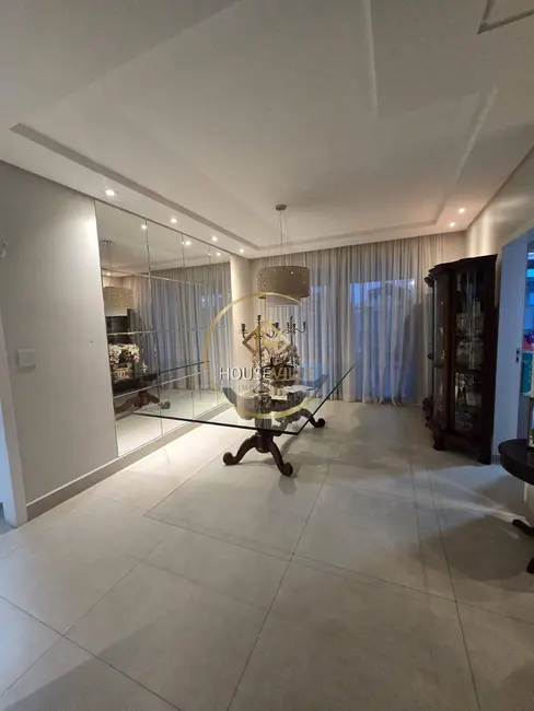 Casa de Condomínio com 5 quartos à venda, 430m2 em Sao Jose Dos Campos - SP - imagem 4 Foto 4 de Casa de Condomínio com 5 quartos à venda, 430m2 em Sao Jose Dos Campos - SP