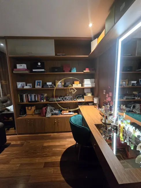 Casa de Condomínio com 5 quartos à venda, 430m2 em Sao Jose Dos Campos - SP - imagem 9 Foto 9 de Casa de Condomínio com 5 quartos à venda, 430m2 em Sao Jose Dos Campos - SP