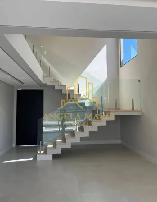 Foto 3 de Casa de Condomínio com 3 quartos à venda, 230m2 em Bairro do Grama, Cacapava - SP