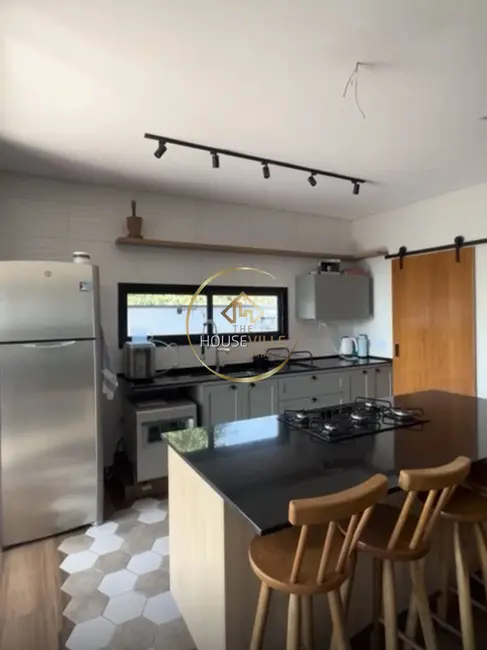 Foto 2 de Casa de Condomínio com 4 quartos à venda, 215m2 em Cacapava - SP