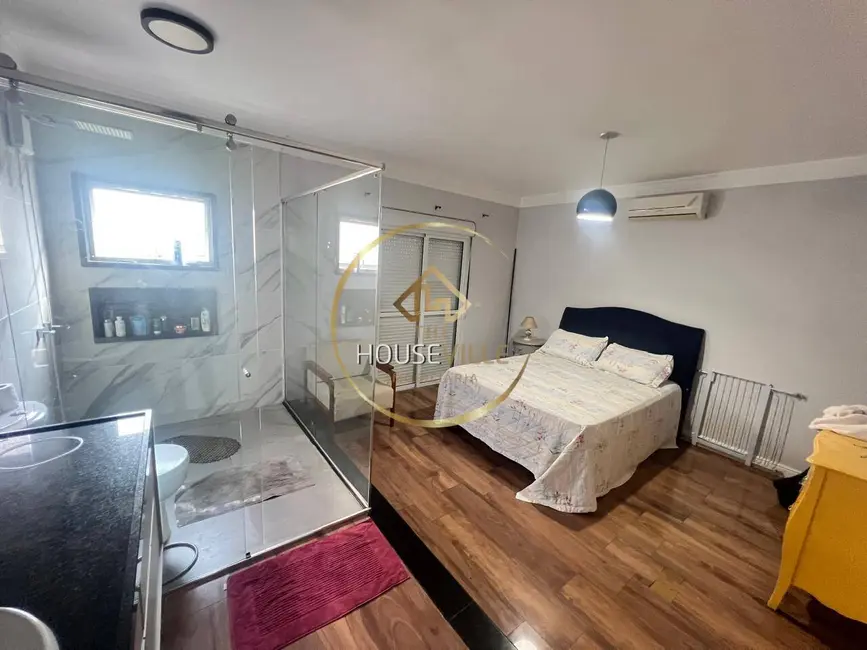 Casa com 4 quartos à venda, 296m2 em Sao Jose Dos Campos - SP - imagem 9 Foto 9 de Casa com 4 quartos à venda, 296m2 em Sao Jose Dos Campos - SP