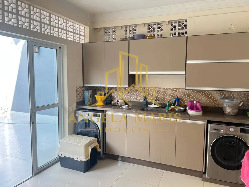Foto 8 de Casa com 4 quartos à venda, 296m2 em Sao Jose Dos Campos - SP