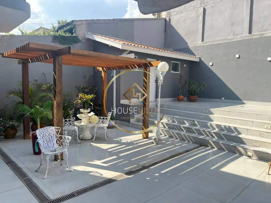 Casa com 4 quartos à venda, 296m2 em Sao Jose Dos Campos - SP - imagem 4 Foto 4 de Casa com 4 quartos à venda, 296m2 em Sao Jose Dos Campos - SP