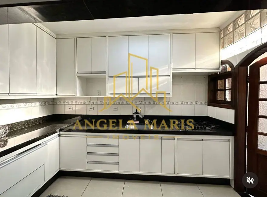 Casa com 4 quartos à venda, 161m2 em Sao Jose Dos Campos - SP - imagem 4 Foto 4 de Casa com 4 quartos à venda, 161m2 em Sao Jose Dos Campos - SP