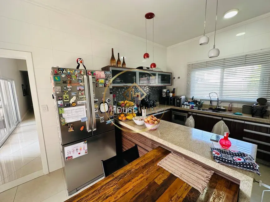 Foto 3 de Casa de Condomínio com 3 quartos à venda, 320m2 em Sao Jose Dos Campos - SP