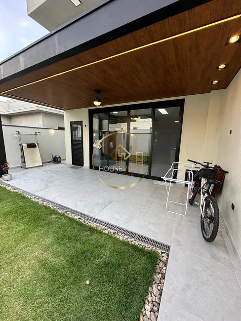 Casa de Condomínio com 4 quartos à venda, 182m2 em Jardim Jacinto, Jacarei - SP - imagem 3 Foto 3 de Casa de Condomínio com 4 quartos à venda, 182m2 em Jardim Jacinto, Jacarei - SP