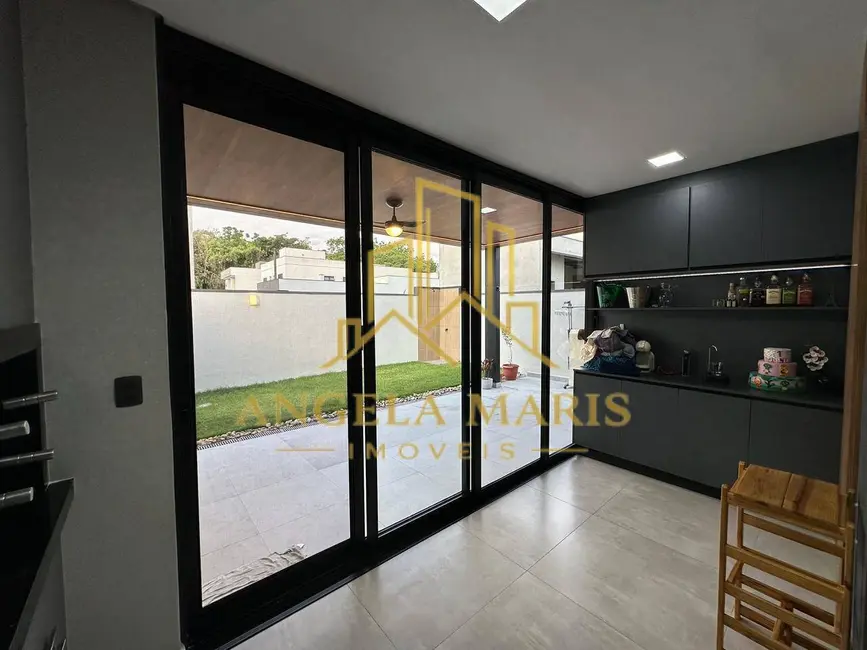 Foto 6 de Casa de Condomínio com 4 quartos à venda, 182m2 em Jardim Jacinto, Jacarei - SP