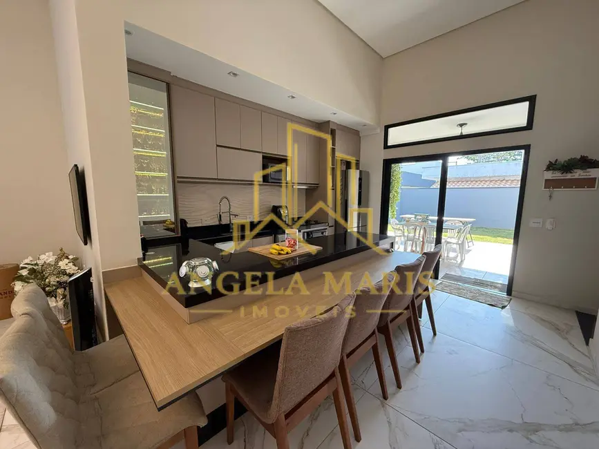 Foto 2 de Casa de Condomínio com 3 quartos à venda, 300m2 em Cacapava - SP