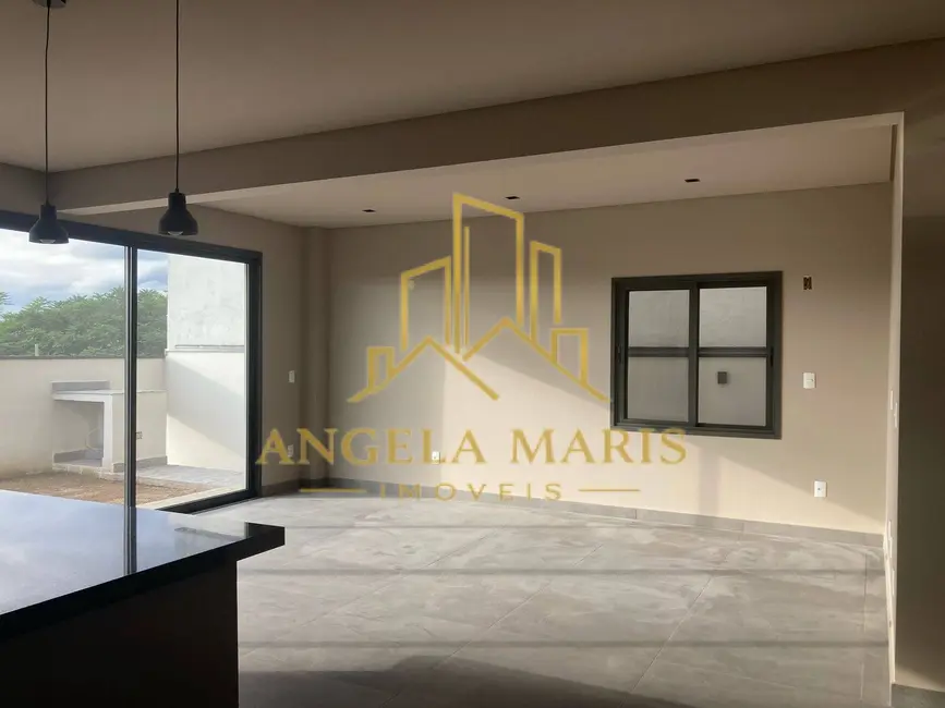 Foto 9 de Casa de Condomínio com 3 quartos à venda, 220m2 em Cacapava - SP