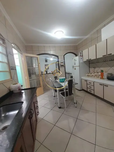 Casa com 3 quartos à venda, 165m2 em Sao Jose Dos Campos - SP - imagem 7 Foto 7 de Casa com 3 quartos à venda, 165m2 em Sao Jose Dos Campos - SP