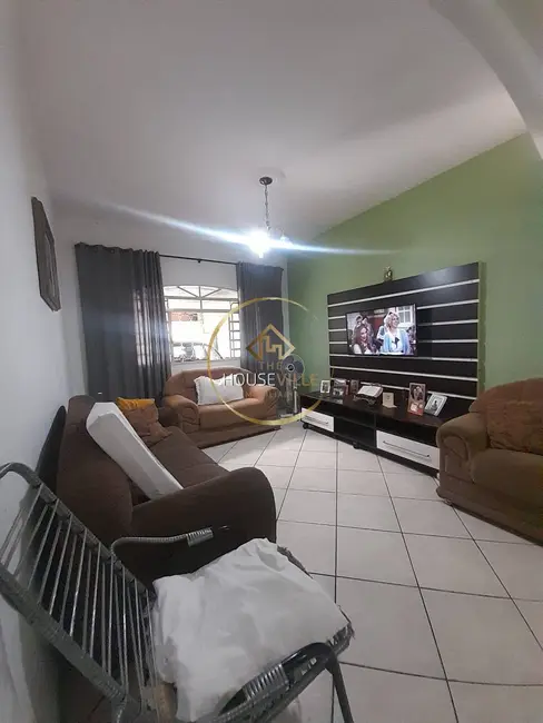 Casa com 3 quartos à venda, 165m2 em Sao Jose Dos Campos - SP - imagem 3 Foto 3 de Casa com 3 quartos à venda, 165m2 em Sao Jose Dos Campos - SP