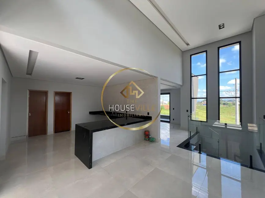 Foto 3 de Casa de Condomínio com 3 quartos à venda, 320m2 em Parque Residencial Maria Elmira, Cacapava - SP