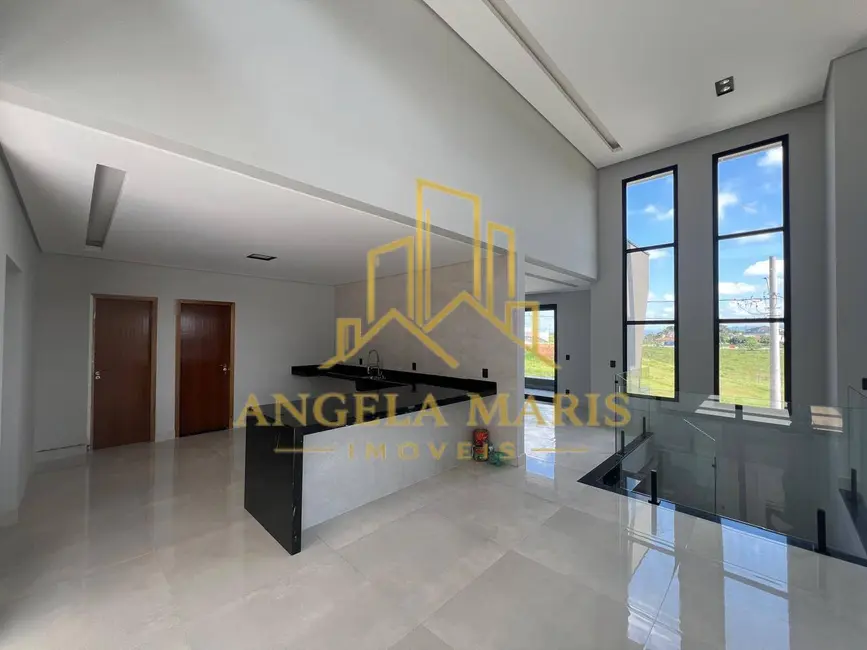 Foto 1 de Casa de Condomínio com 3 quartos à venda, 320m2 em Parque Residencial Maria Elmira, Cacapava - SP