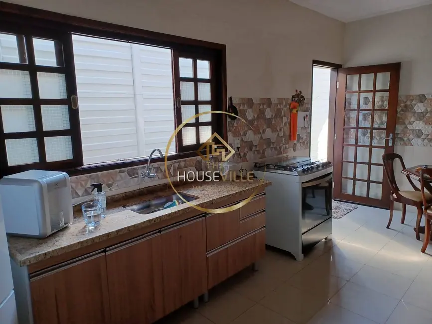 Foto 3 de Casa com 4 quartos à venda, 199m2 em Sao Jose Dos Campos - SP