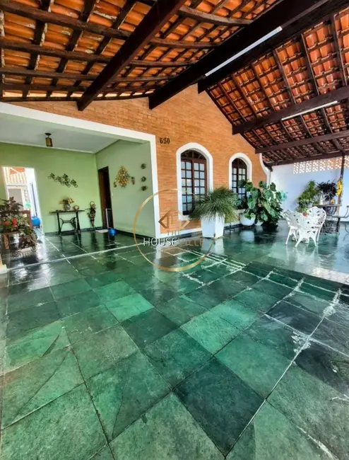 Foto 1 de Casa com 4 quartos à venda, 199m2 em Sao Jose Dos Campos - SP