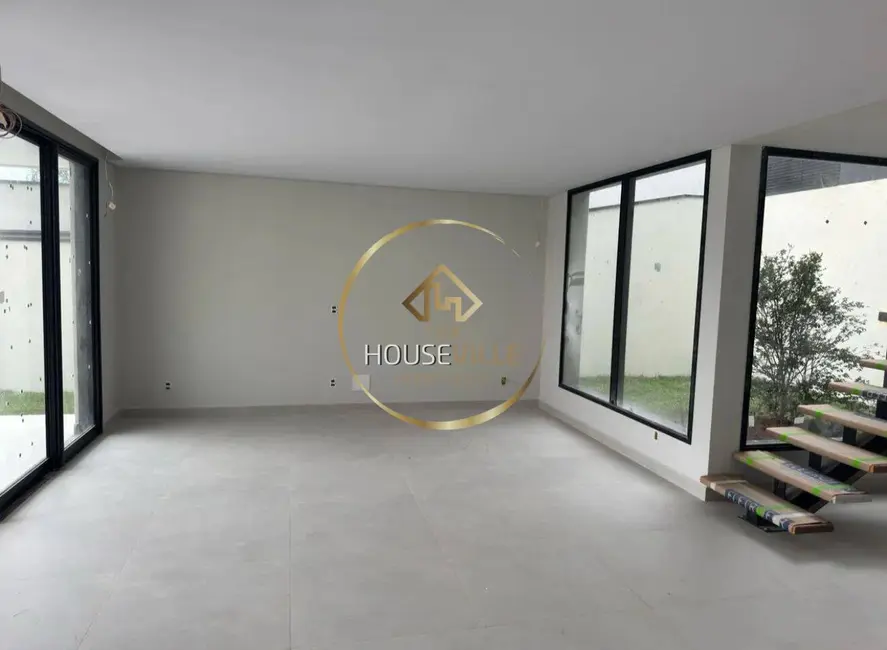 Casa de Condomínio com 3 quartos à venda, 320m2 em Sao Jose Dos Campos - SP - imagem 6 Foto 6 de Casa de Condomínio com 3 quartos à venda, 320m2 em Sao Jose Dos Campos - SP