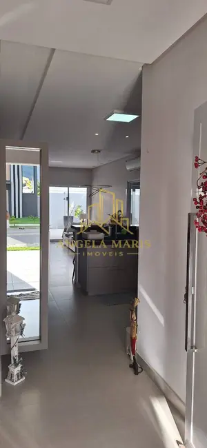 Foto 3 de Casa de Condomínio com 3 quartos à venda, 250m2 em Parque Residencial Maria Elmira, Cacapava - SP