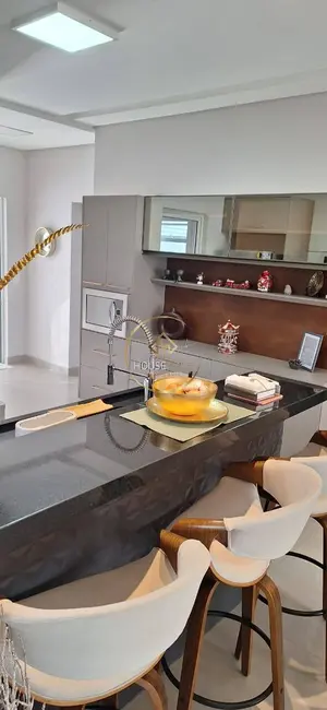 Foto 9 de Casa de Condomínio com 3 quartos à venda, 250m2 em Parque Residencial Maria Elmira, Cacapava - SP