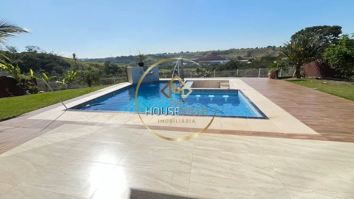 Casa de Condomínio com 3 quartos à venda e para alugar, 350m2 em Rio Comprido, Jacarei - SP - imagem 5 Foto 5 de Casa de Condomínio com 3 quartos à venda e para alugar, 350m2 em Rio Comprido, Jacarei - SP