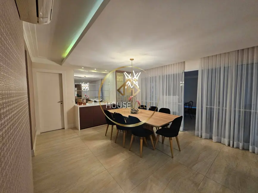 Apartamento com 3 quartos à venda, 182m2 em Sao Jose Dos Campos - SP - imagem 3 Foto 3 de Apartamento com 3 quartos à venda, 182m2 em Sao Jose Dos Campos - SP