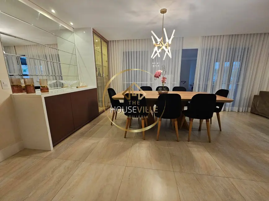 Apartamento com 3 quartos à venda, 182m2 em Sao Jose Dos Campos - SP - imagem 4 Foto 4 de Apartamento com 3 quartos à venda, 182m2 em Sao Jose Dos Campos - SP