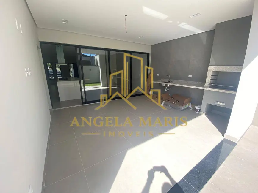 Foto 7 de Casa de Condomínio com 3 quartos à venda, 220m2 em Jardim Jacinto, Jacarei - SP