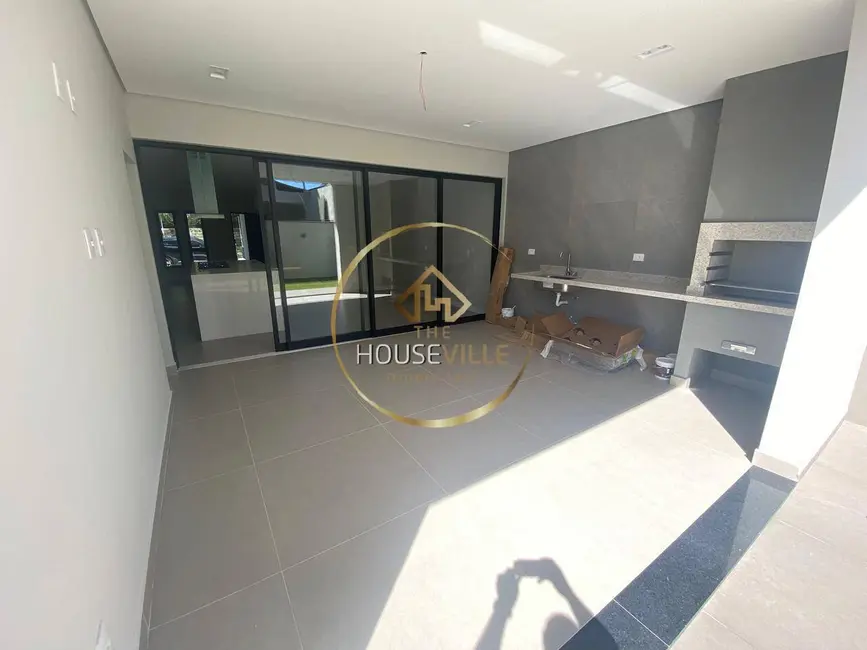 Foto 8 de Casa de Condomínio com 3 quartos à venda, 220m2 em Jardim Jacinto, Jacarei - SP