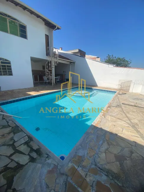 Casa com 2 quartos à venda, 394m2 em Sao Jose Dos Campos - SP - imagem 3 Foto 3 de Casa com 2 quartos à venda, 394m2 em Sao Jose Dos Campos - SP