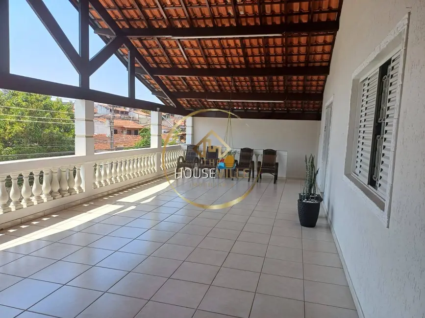 Foto 1 de Casa com 3 quartos à venda, 250m2 em Sao Jose Dos Campos - SP