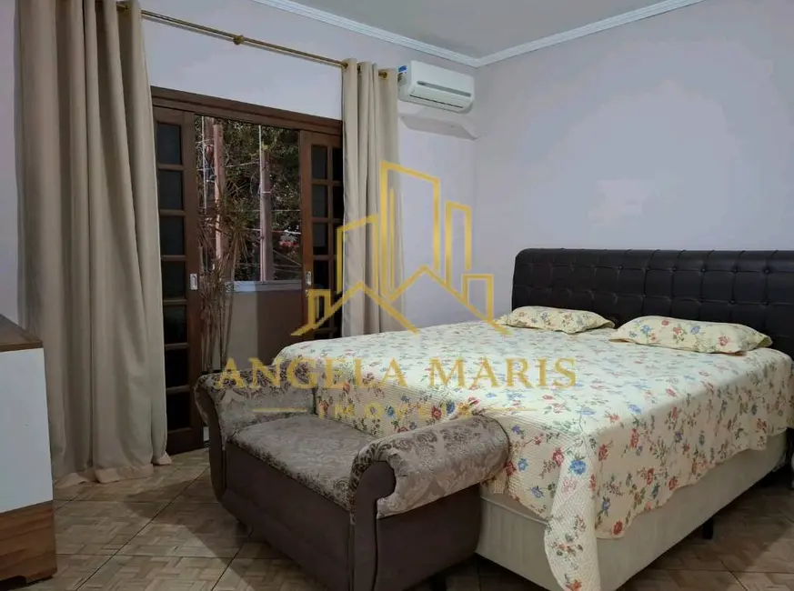 Casa com 3 quartos à venda, 120m2 em Sao Jose Dos Campos - SP - imagem 9 Foto 9 de Casa com 3 quartos à venda, 120m2 em Sao Jose Dos Campos - SP