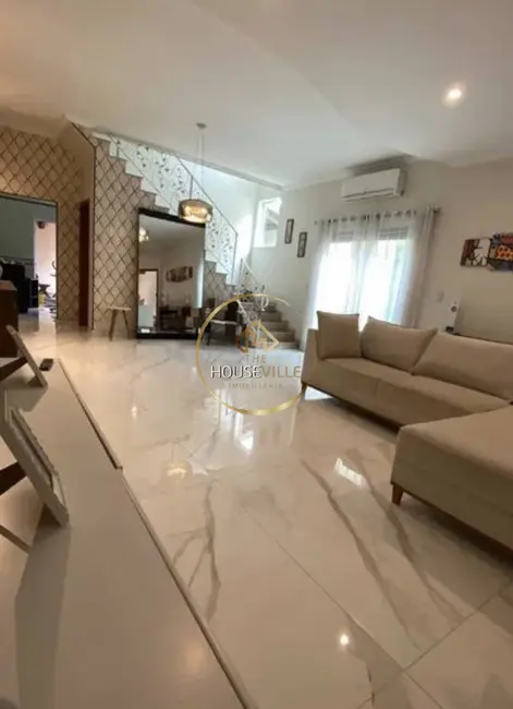 Foto 1 de Casa com 3 quartos à venda, 200m2 em Sao Jose Dos Campos - SP