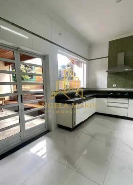 Casa com 3 quartos à venda, 200m2 em Sao Jose Dos Campos - SP - imagem 9 Foto 9 de Casa com 3 quartos à venda, 200m2 em Sao Jose Dos Campos - SP
