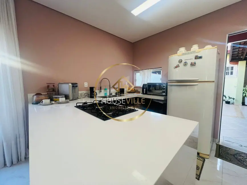 Casa com 3 quartos à venda, 250m2 em Sao Jose Dos Campos - SP - imagem 5 Foto 5 de Casa com 3 quartos à venda, 250m2 em Sao Jose Dos Campos - SP