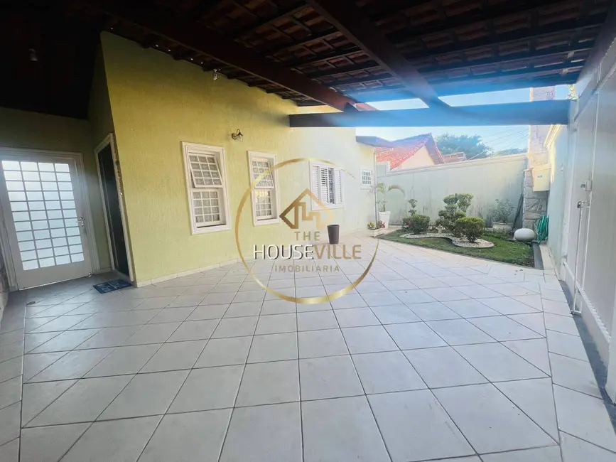 Casa com 3 quartos à venda, 250m2 em Sao Jose Dos Campos - SP - imagem 2 Foto 2 de Casa com 3 quartos à venda, 250m2 em Sao Jose Dos Campos - SP