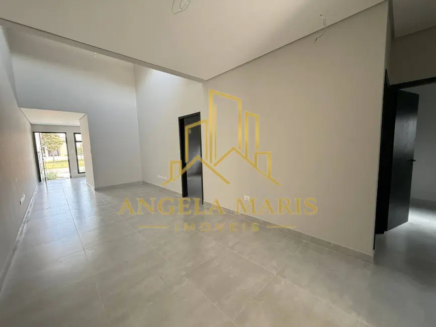 Foto 1 de Casa de Condomínio com 3 quartos à venda, 129m2 em Jardim Jacinto, Jacarei - SP