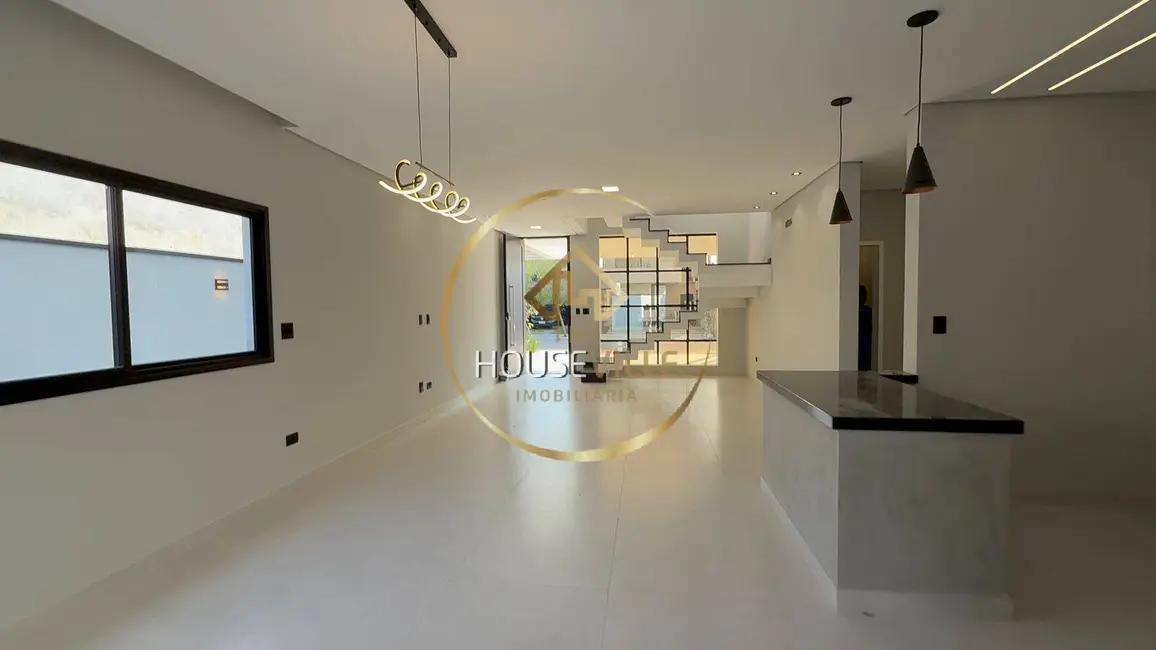 Foto 5 de Casa de Condomínio com 3 quartos à venda, 211m2 em Jardim Jacinto, Jacarei - SP