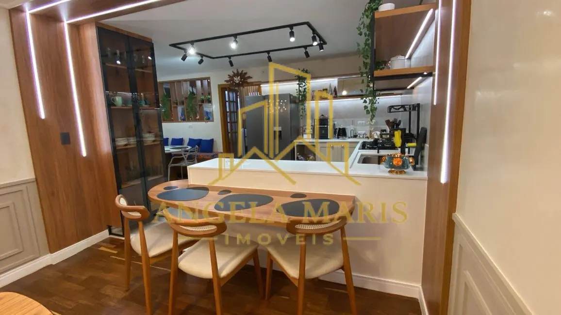 Apartamento com 4 quartos à venda, 247m2 em Sao Jose Dos Campos - SP - imagem 1 Foto 1 de Apartamento com 4 quartos à venda, 247m2 em Sao Jose Dos Campos - SP