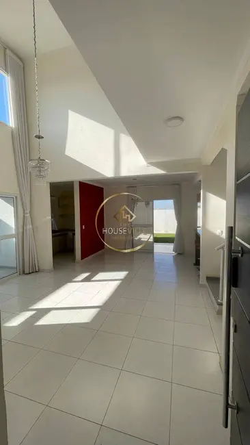 Foto 2 de Casa de Condomínio com 3 quartos à venda, 178m2 em Cacapava - SP