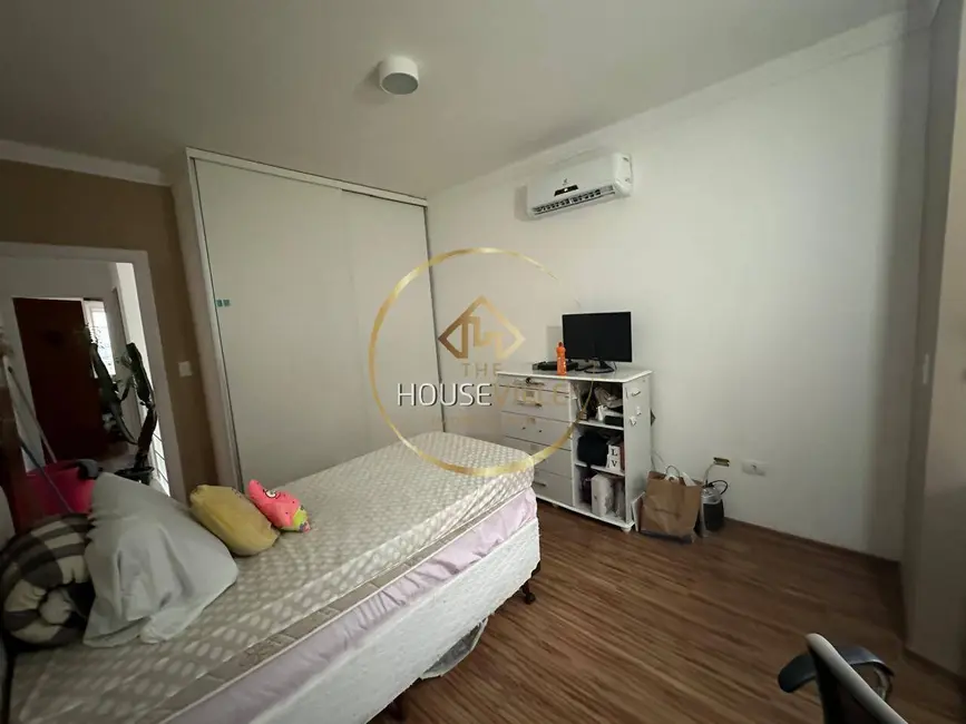 Foto 9 de Sobrado com 3 quartos à venda, 125m2 em Sao Jose Dos Campos - SP