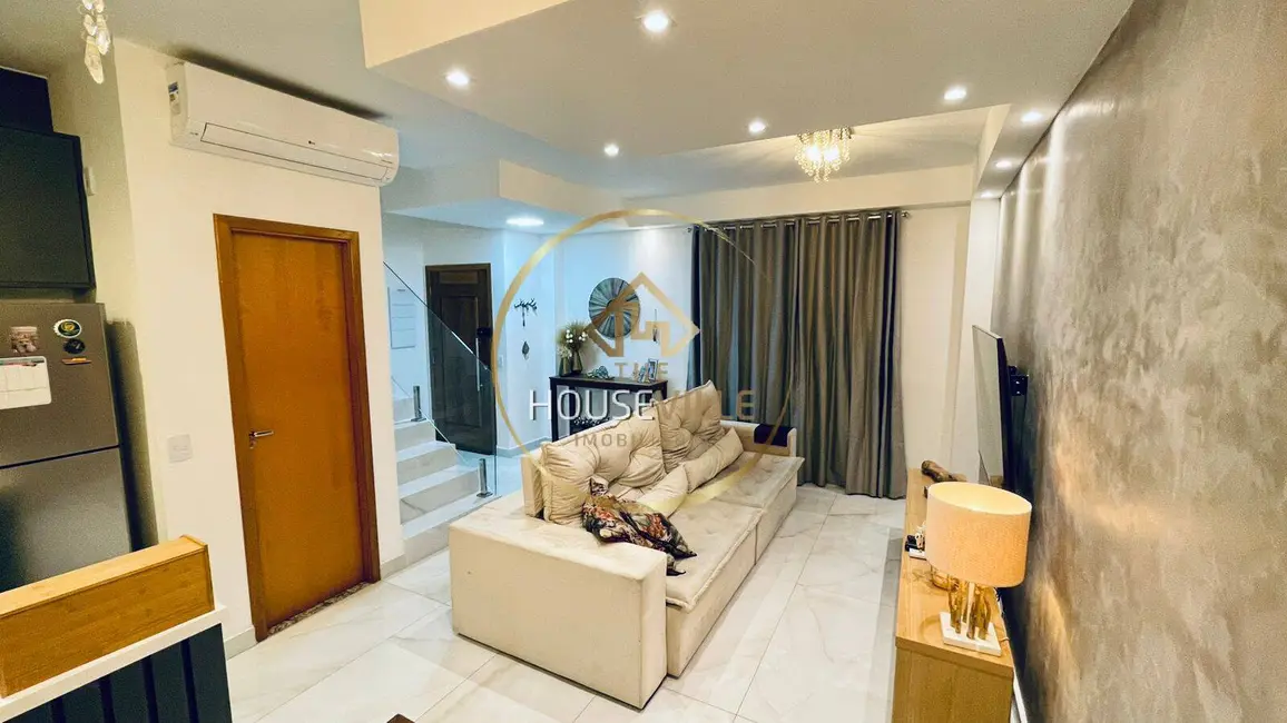 Casa de Condomínio com 3 quartos à venda, 130m2 em Sao Jose Dos Campos - SP - imagem 1 Foto 1 de Casa de Condomínio com 3 quartos à venda, 130m2 em Sao Jose Dos Campos - SP