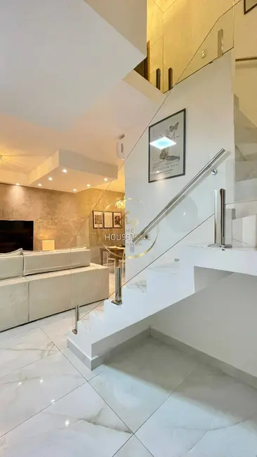 Casa de Condomínio com 3 quartos à venda, 130m2 em Sao Jose Dos Campos - SP - imagem 3 Foto 3 de Casa de Condomínio com 3 quartos à venda, 130m2 em Sao Jose Dos Campos - SP